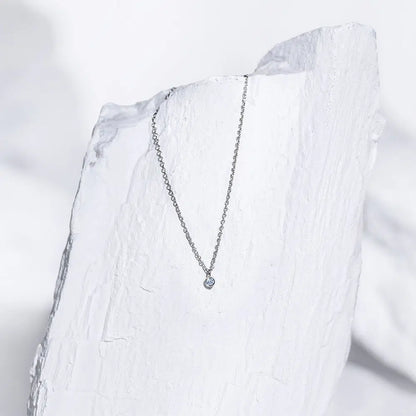 Collier solitaire en diamant et argent