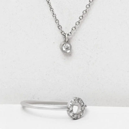 Collier solitaire en diamant et argent