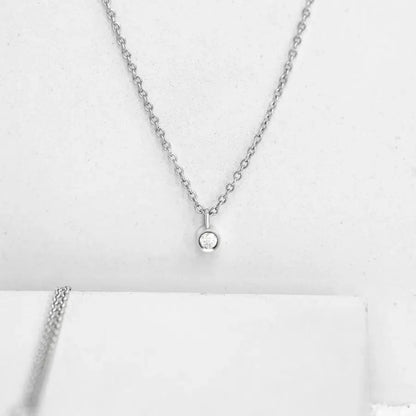 Collier solitaire en diamant et argent