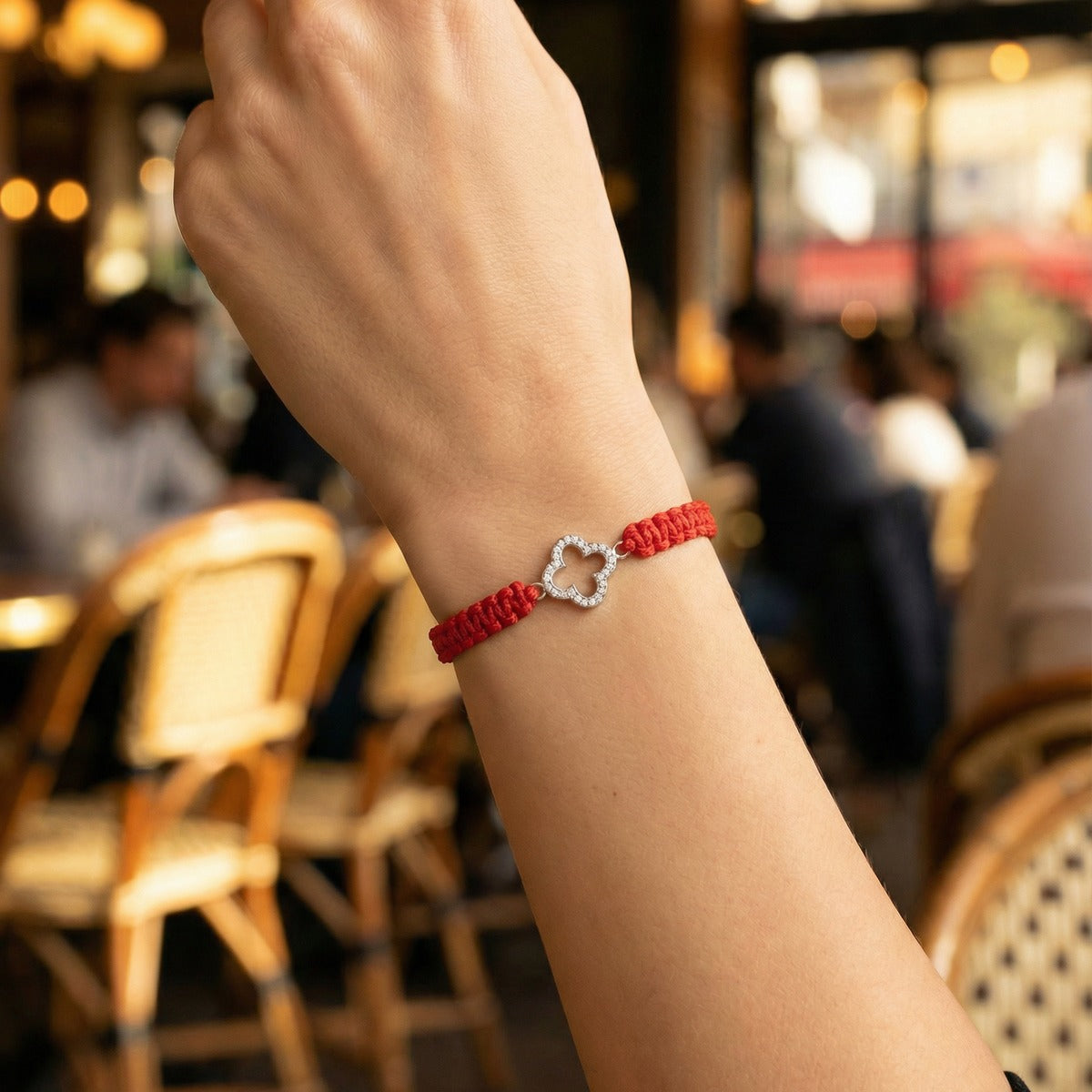 Macramé Clover Bracelet Red — Parisian café