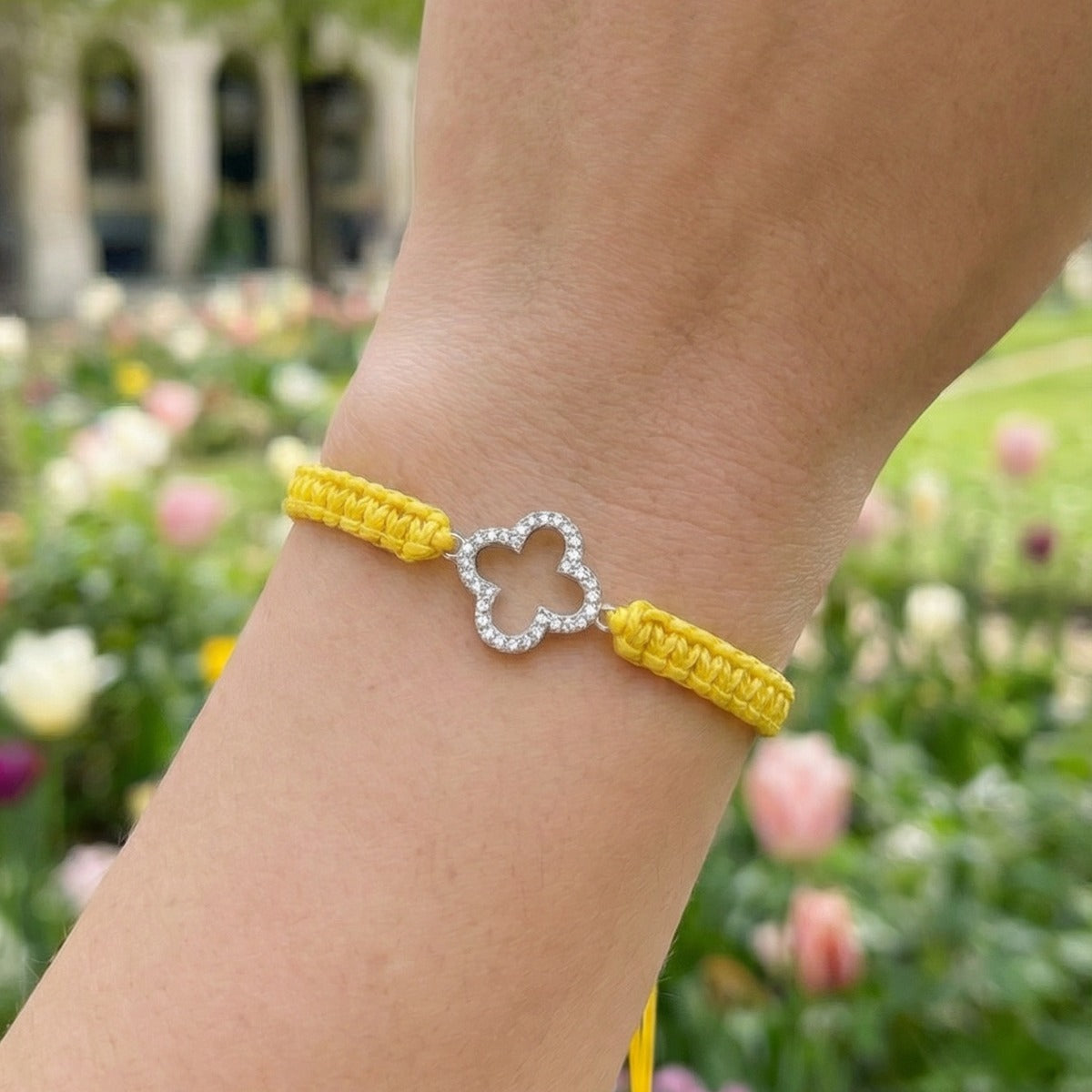 Macramé Clover Bracelet Yellow — Parisian garden
