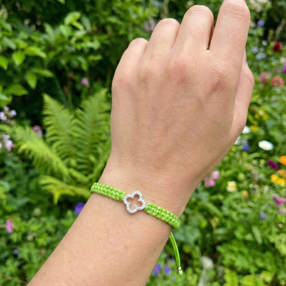 Macramé Clover Bracelet Neon Green — Flower garden